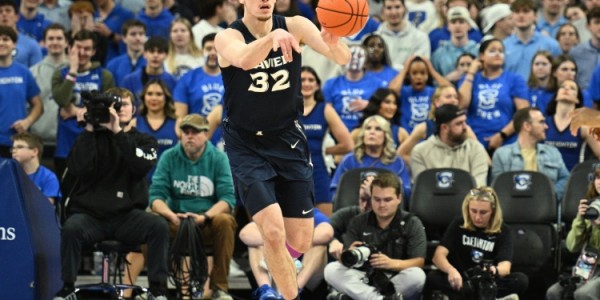 开云体育官方网站网址-大学六年报销一年！名记：快船签下大龄落选前锋扎克-弗里曼托