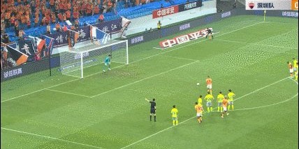 【中超】彭欣力首球福布斯戴帽 青岛5比0大胜深圳