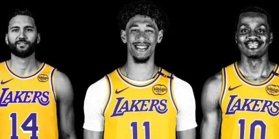 开云体育官方网站网址-刚刚！湖人签下中锋！这签约又让我哭了1个小时！