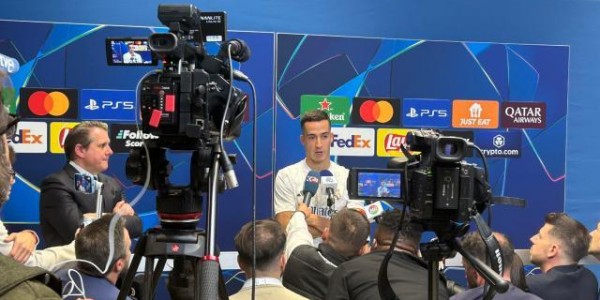 【现场】伯纳乌从嘘声到狂欢，多特唤醒皇马逆转基因